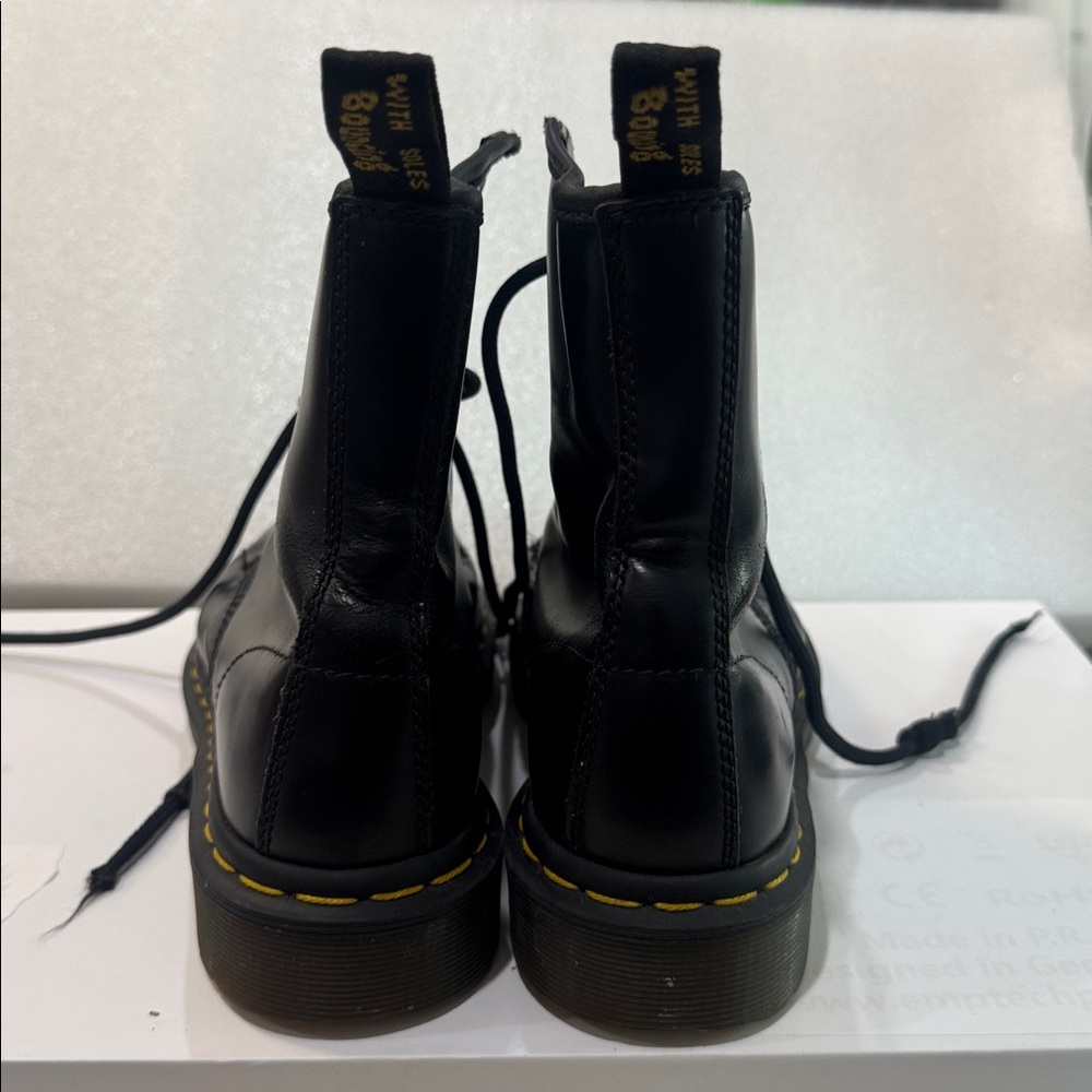 Doc Martens Patent Leather 1460s Ladies size 6 - Picture 3 of 7